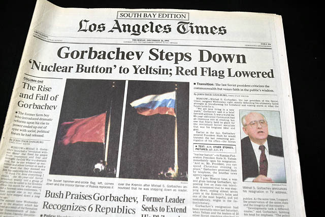 End of the Soviet Union... Cold War ends...