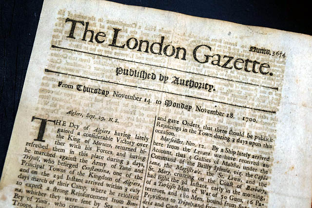 Genuine London Gazette newspaper from 1700...