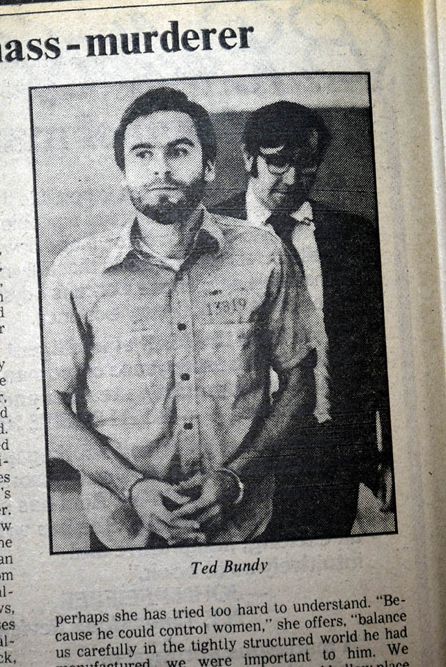 1980 book reviews on serial killer Ted Bundy 